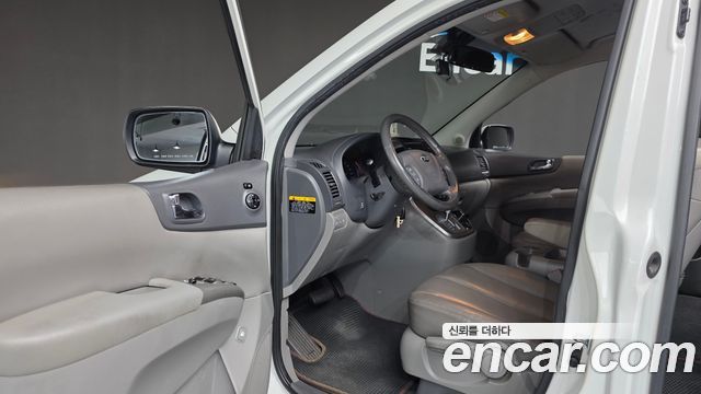 Kia Canival 2013 — photo 11