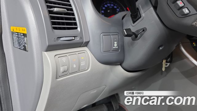 Kia Canival 2013 — photo 13