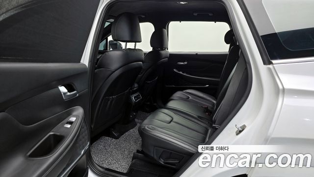 Hyundai Santafe 2021 — photo 12