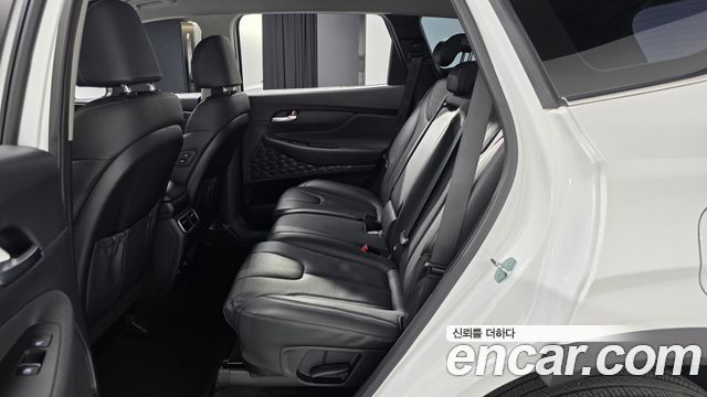 Hyundai Santafe 2023 — photo 12