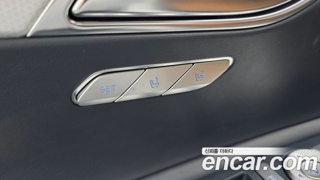 Genesis GV80 2020 — photo 17
