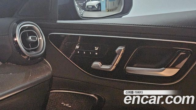 Mercedes-Benz C-Class 2022 — photo 10