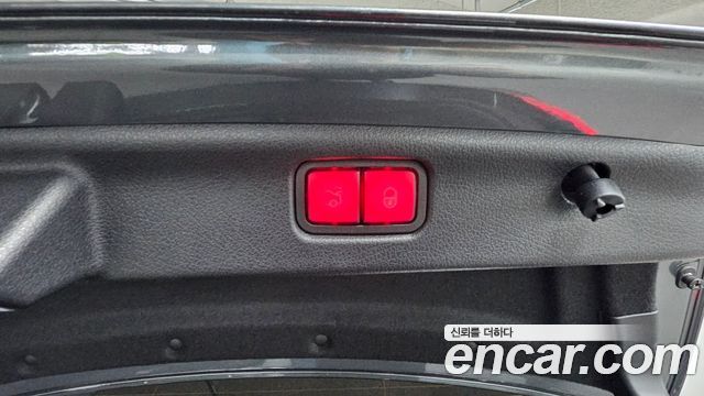 Mercedes-Benz C-Class 2022 — photo 17