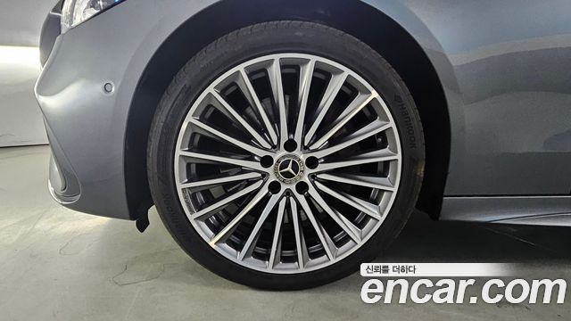 Mercedes-Benz C-Class 2022 — photo 18