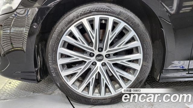Audi A8 2022 — photo 5