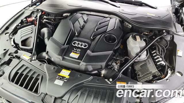 Audi A8 2022 — photo 6
