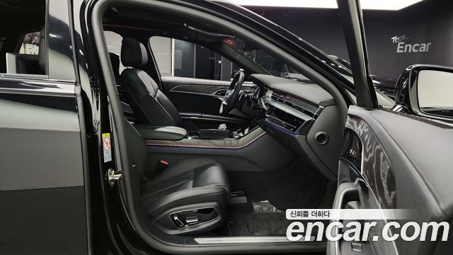 Audi A8 2022 — photo 11