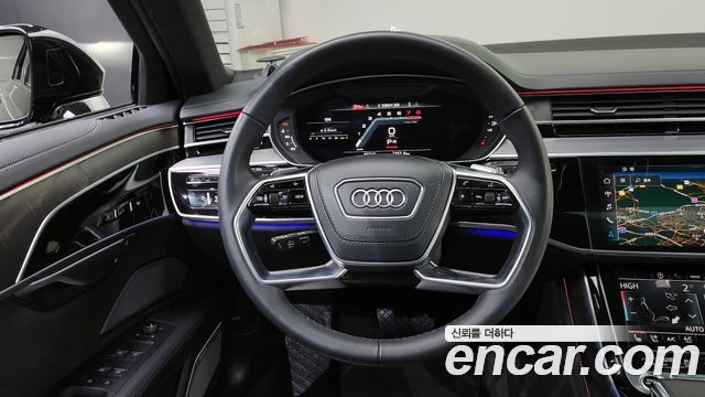 Audi A8 2022 — photo 13