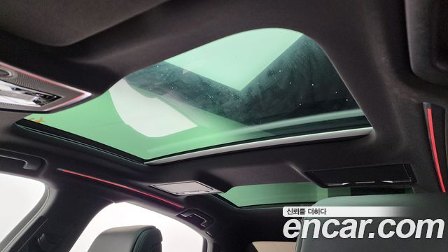 Audi A8 2022 — photo 18