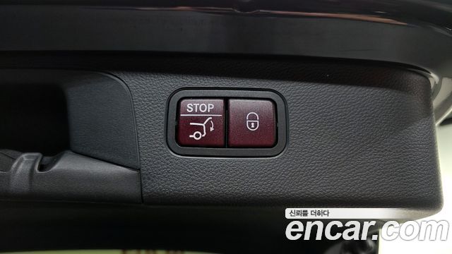 Mercedes-Benz GLC-Class 2019 — photo 19