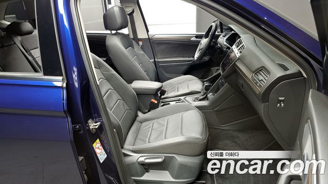 Volkswagen Tiguan 2022 — photo 10