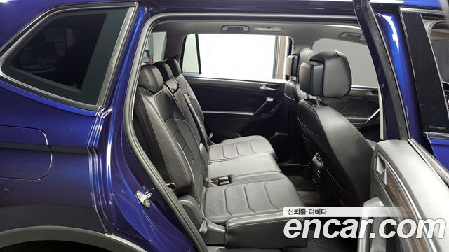 Volkswagen Tiguan 2022 — photo 11