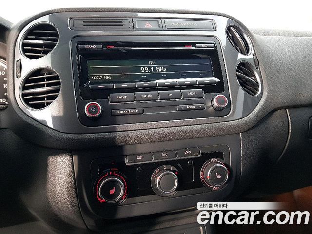 Volkswagen Tiguan 2015 — photo 12