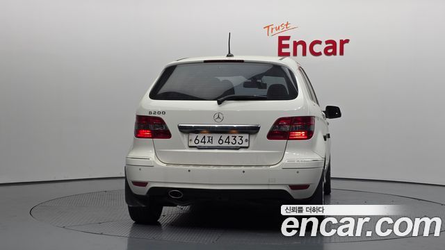 Mercedes-Benz B-Class 2011 — photo 4