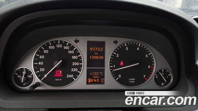 Mercedes-Benz B-Class 2011 — photo 8