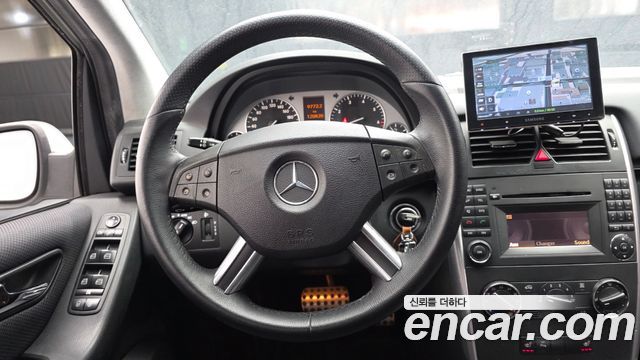 Mercedes-Benz B-Class 2011 — photo 13