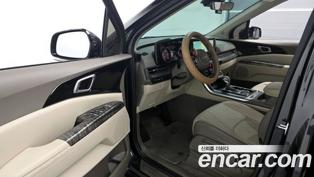Kia Canival 2022 — photo 10