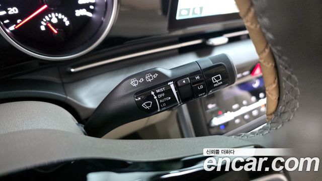 Kia Canival 2022 — photo 18