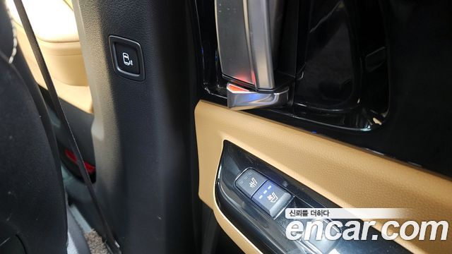 Kia Canival 2021 — photo 17