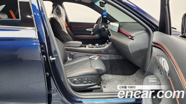 Genesis GV70 2025 — photo 11