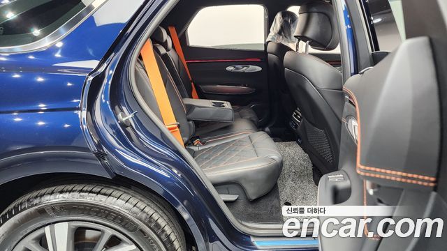 Genesis GV70 2025 — photo 12