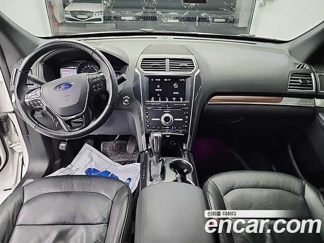 Ford Explorer 2018 — photo 7