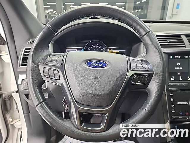 Ford Explorer 2018 — photo 9