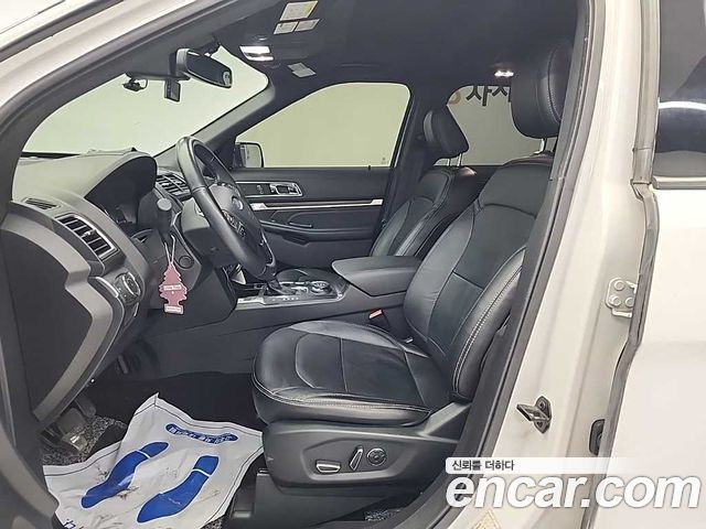 Ford Explorer 2018 — photo 11