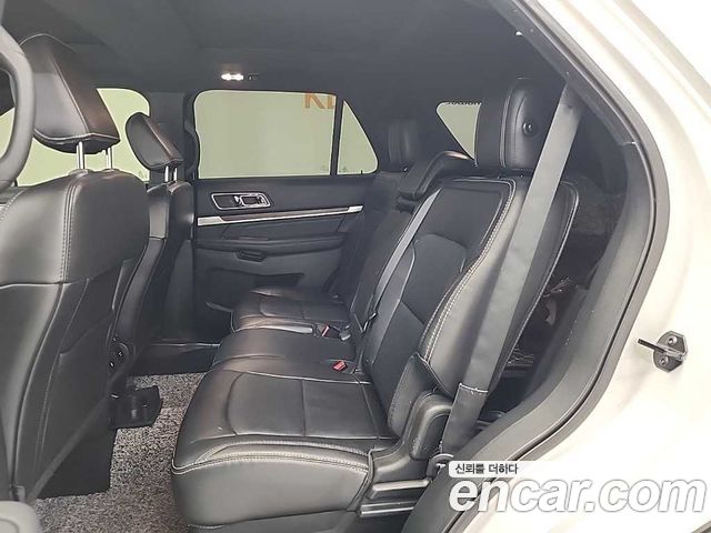 Ford Explorer 2018 — photo 12