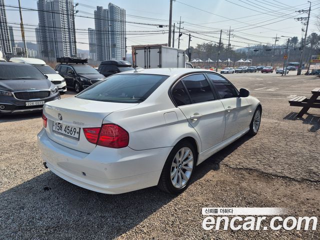 BMW 3-Series 2011 — photo 4
