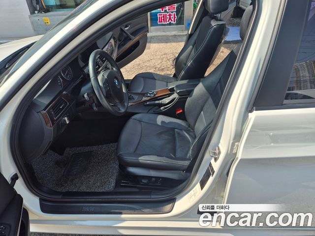 BMW 3-Series 2011 — photo 10