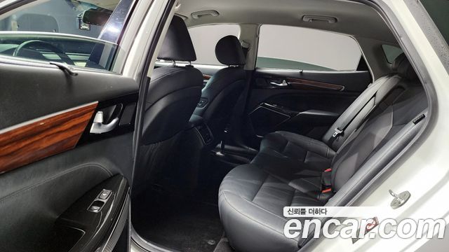 Kia K7 2016 — photo 13