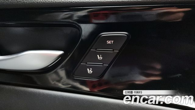 Kia K7 2016 — photo 18
