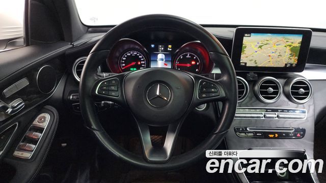 Mercedes-Benz GLC-Class 2018 — photo 13