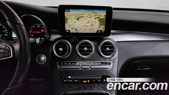 Mercedes-Benz GLC-Class 2018 — photo 14