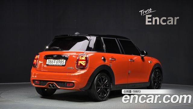 Mini Cooper 2019 — photo 2
