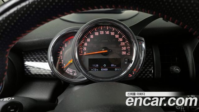 Mini Cooper 2019 — photo 8