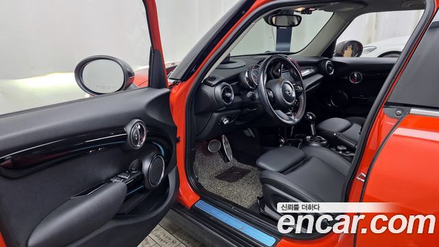 Mini Cooper 2019 — photo 11