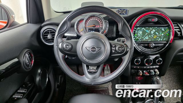 Mini Cooper 2019 — photo 13