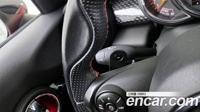 Mini Cooper 2019 — photo 18