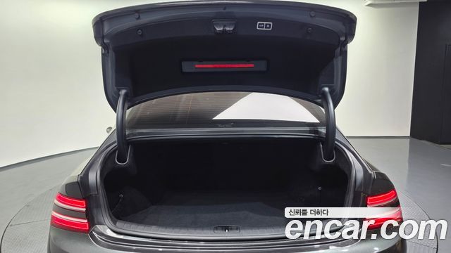 Genesis G80 2022 — photo 20