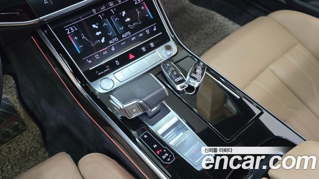 Audi A8 2020 — photo 11