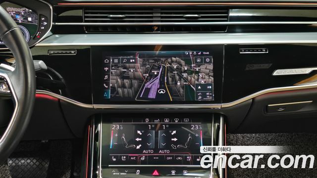 Audi A8 2020 — photo 15