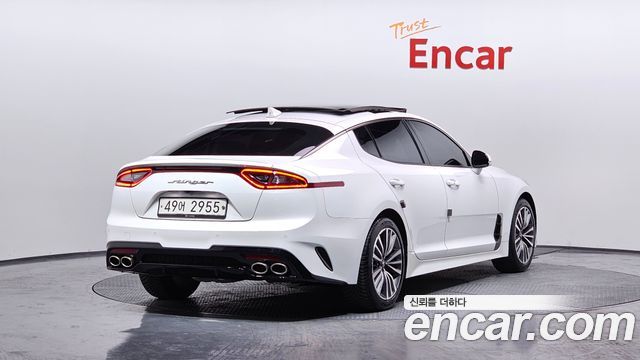 Kia Stinger 2018 — photo 2