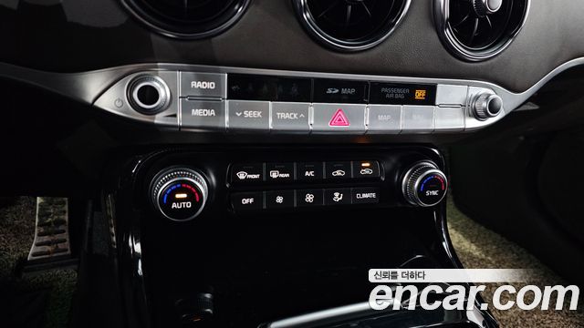 Kia Stinger 2018 — photo 15