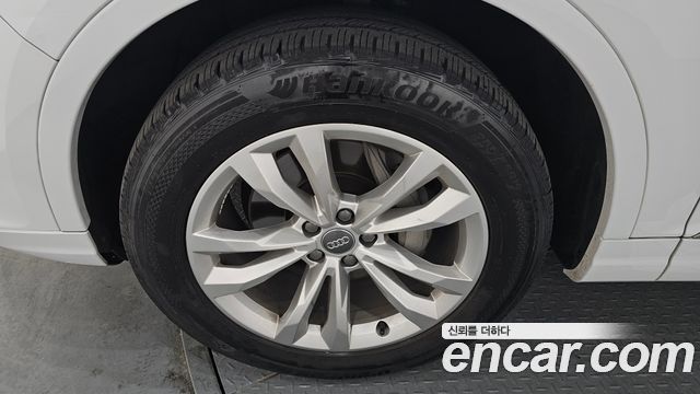 Audi Q7 2019 — photo 5