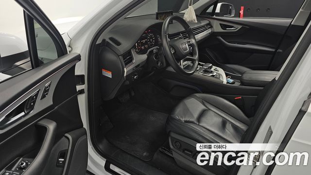 Audi Q7 2019 — photo 11