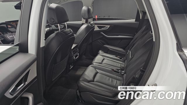 Audi Q7 2019 — photo 12