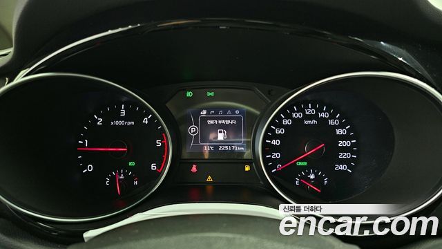 Kia Canival 2015 — photo 8