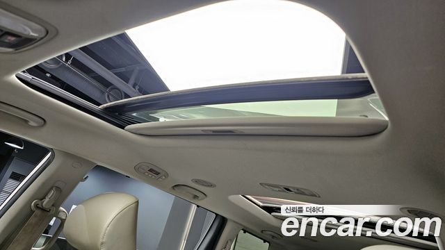 Kia Canival 2015 — photo 16